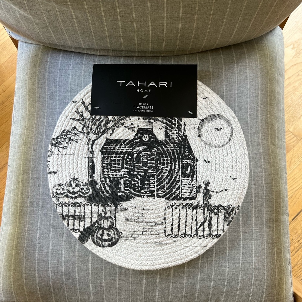 Tahari Haunted House Black and White Halloween Placemats